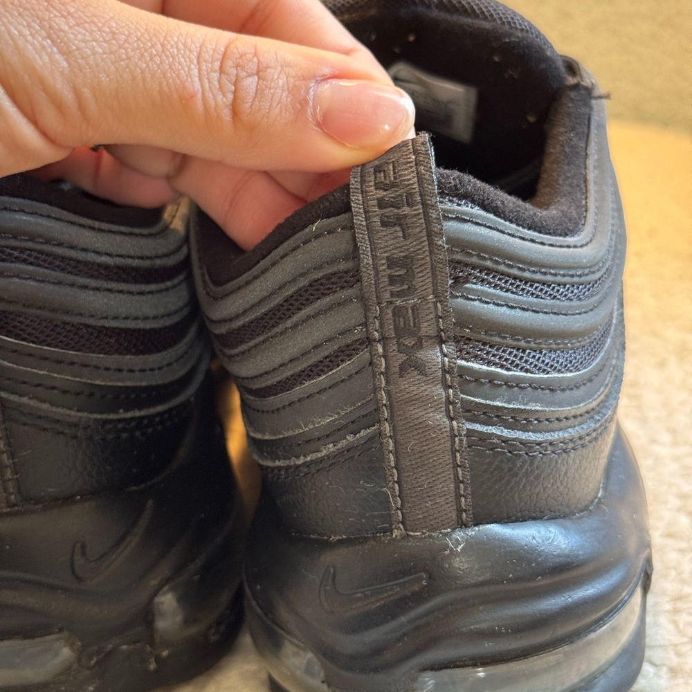 Nike Air Max Sneakers | 7.5 | PLEASE READ DESCRIPTION - Picture 6 of 9